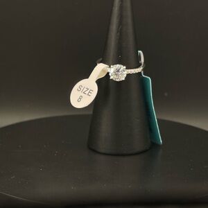 Elegant Silver Ring with Clear Gemstone